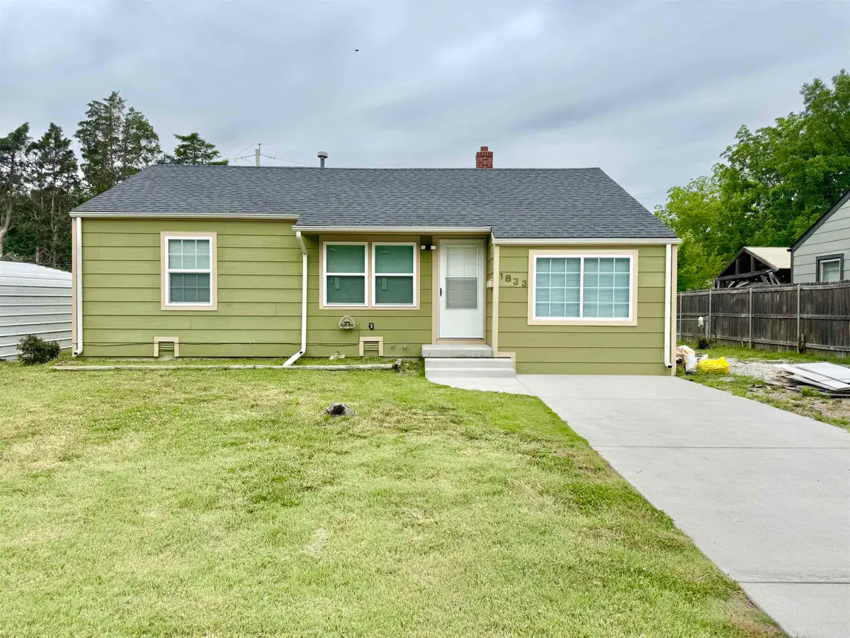1833 S Ridgewood Dr, Wichita, KS 67218 - #1
