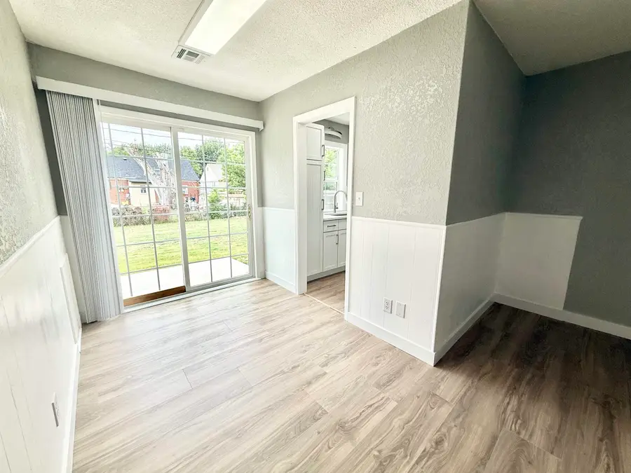 1833 S Ridgewood Dr, Wichita, KS 67218 - #3
