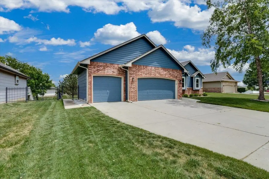 2308 N Brandon Cir, Wichita, KS 67226 - #2