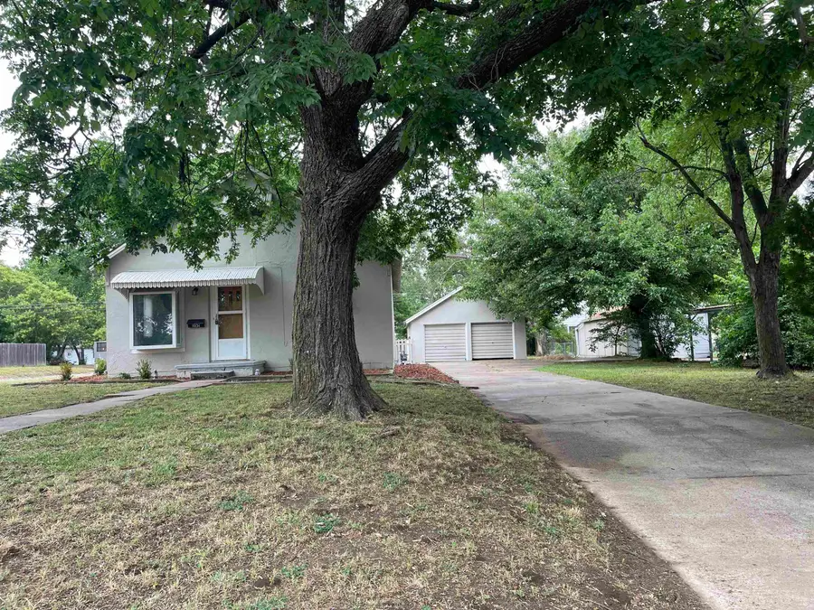 1031 N Jefferson, Wellington, KS 67152 - #3