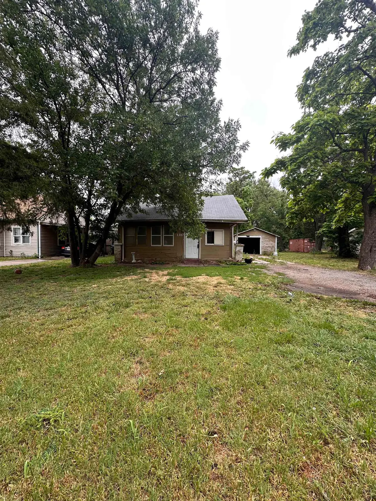 1310 S Everett Ave, Wichita, KS 67213 - #1