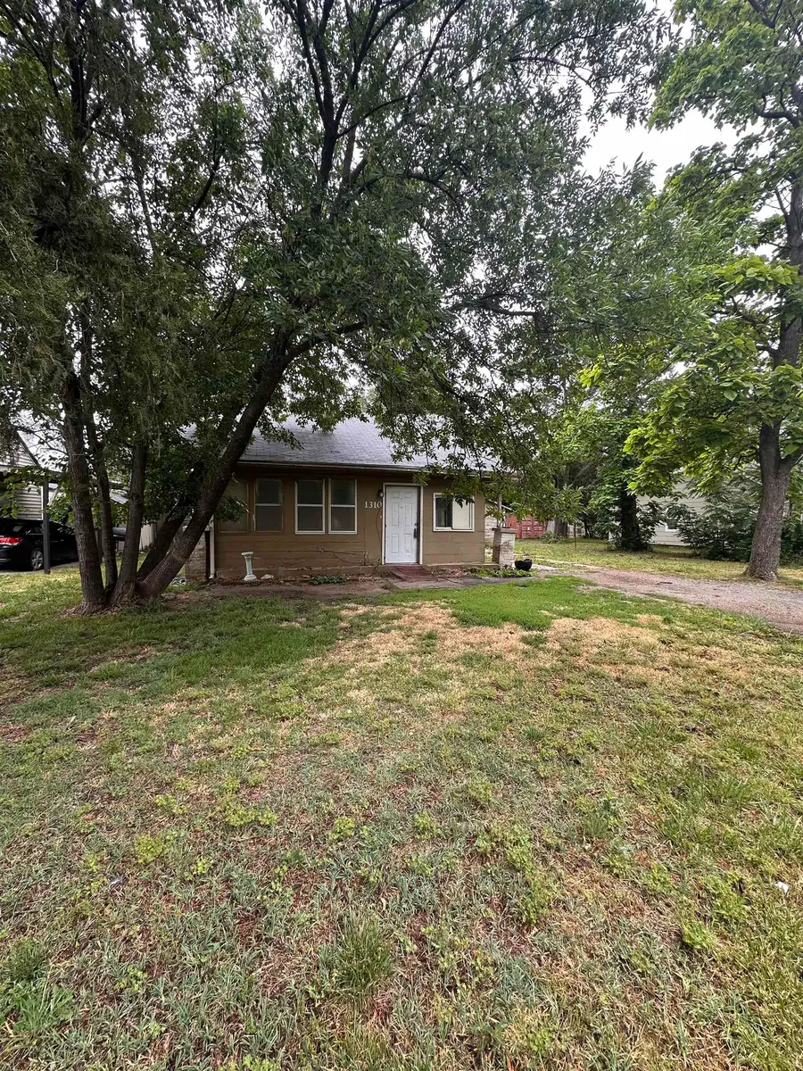 1310 S Everett Ave, Wichita, KS 67213 - #2