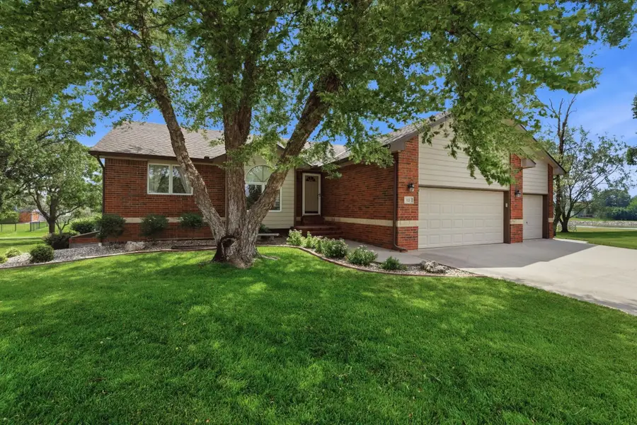 418 Streamside Ct, Clearwater, KS 67026 - #2