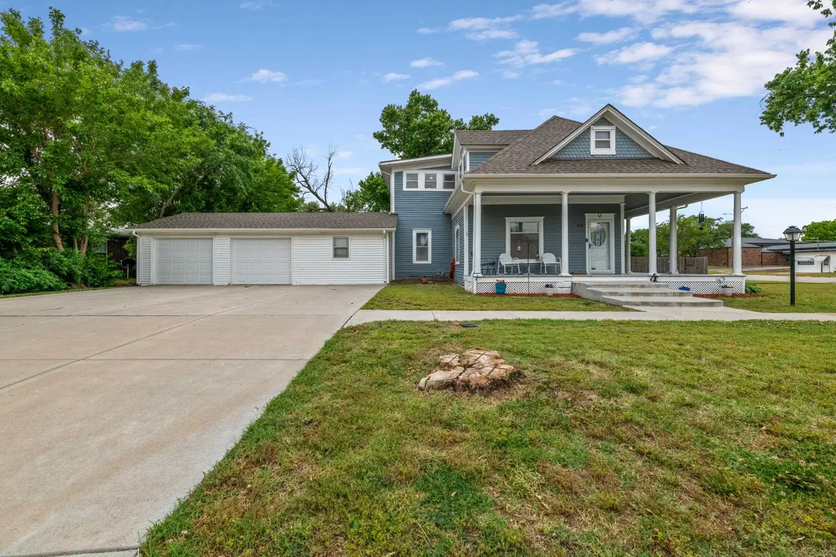 423 N Main St, Belle Plaine, KS 67013 - #1
