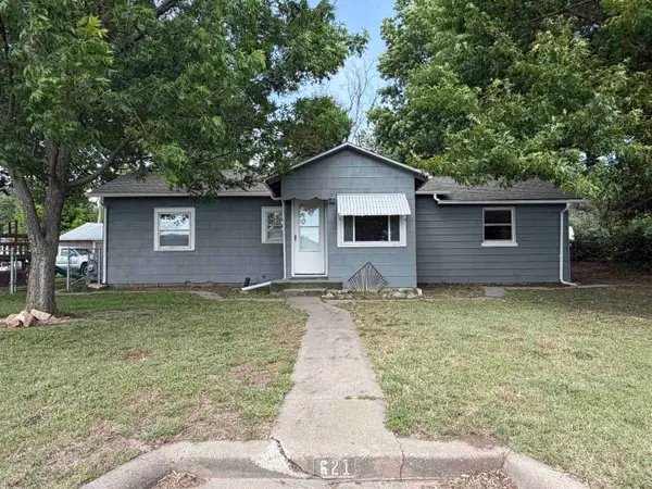 621 Alexander, Winfield, KS 67156