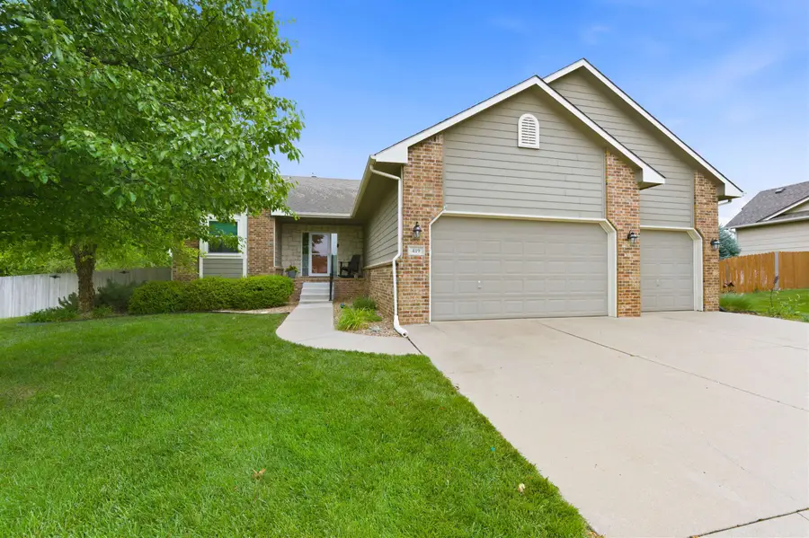 419 S Quail Run Ct, Andover, KS 67002-9094 - #2