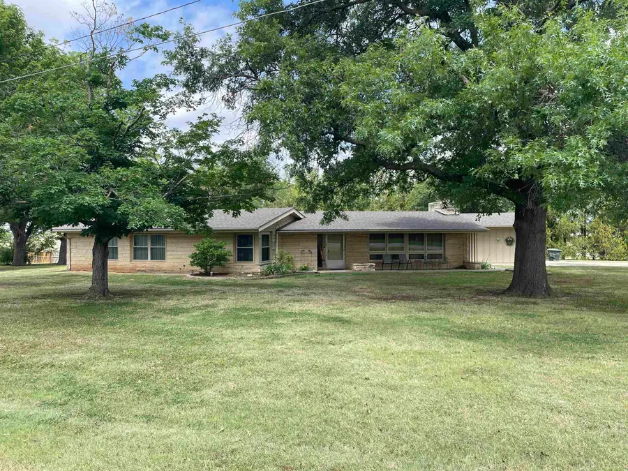 16 Grandview, Wellington, KS 67152 - #2
