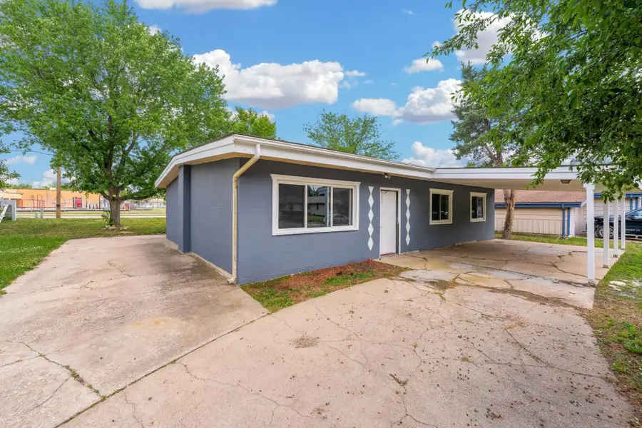 617 N High, Wellington, KS 67152 - #3