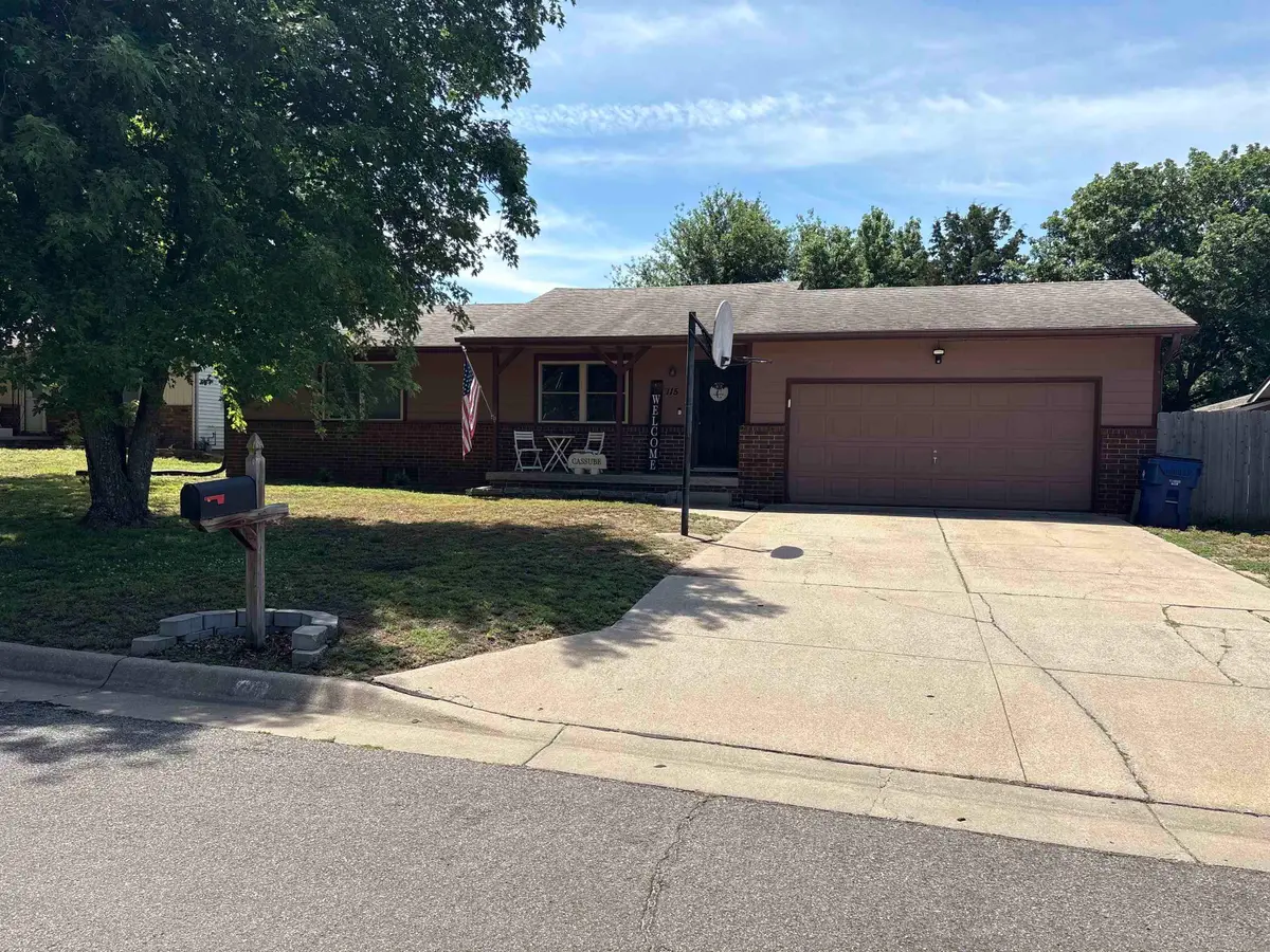 115 W April Dr, Mulvane, KS 67110 - #1