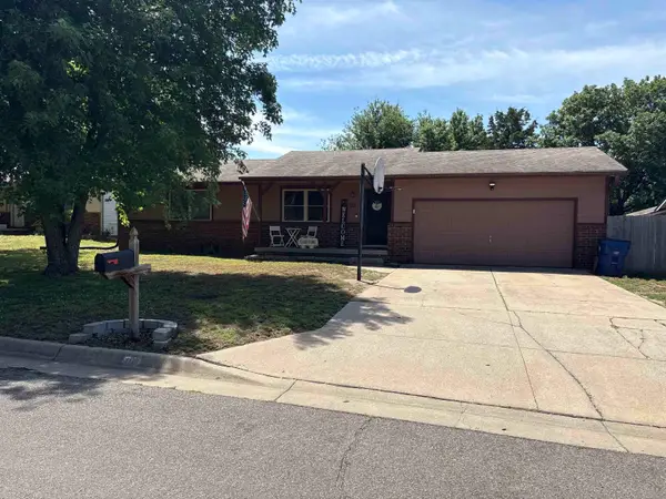 115 W April Dr, Mulvane, KS 67110
