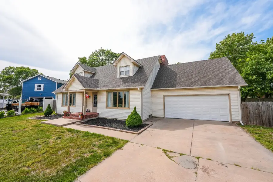 120 S Lexington Ct, Andover, KS 67002 - #2