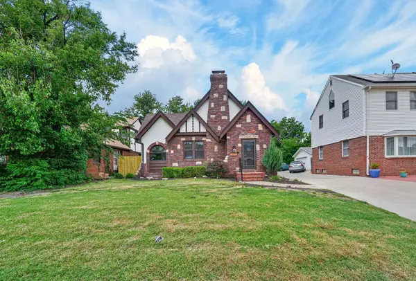 211 N Oliver, Wichita, KS 67208