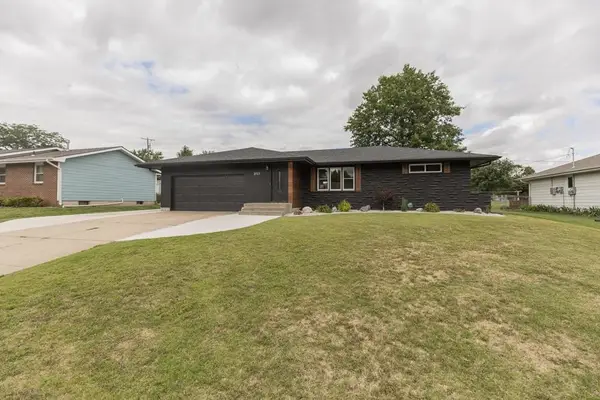 2013 Ruskin Rd, Salina, KS 67401