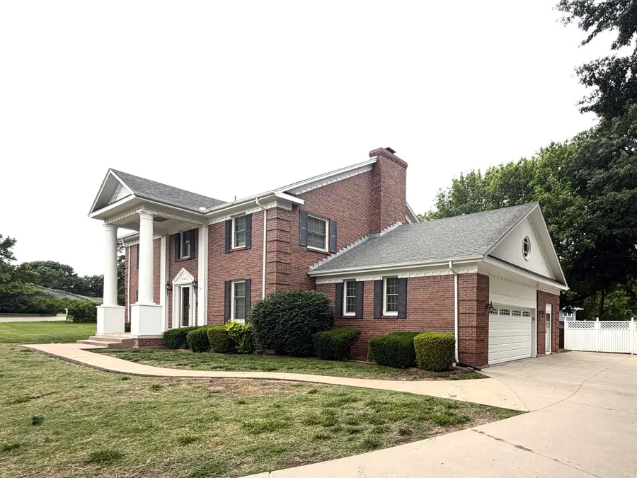 1861 N Chelsea Dr, El Dorado, KS 67042 - #2