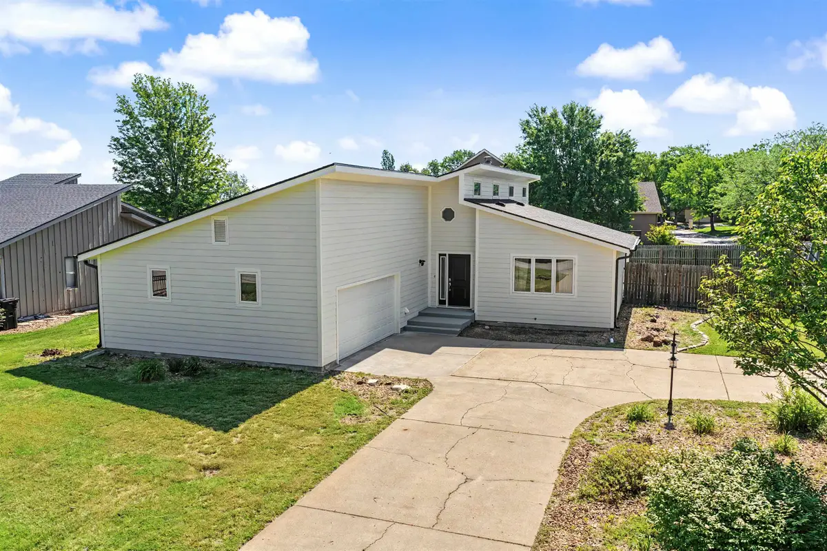 837 Golfview Ct., Salina, KS 67401 - #1