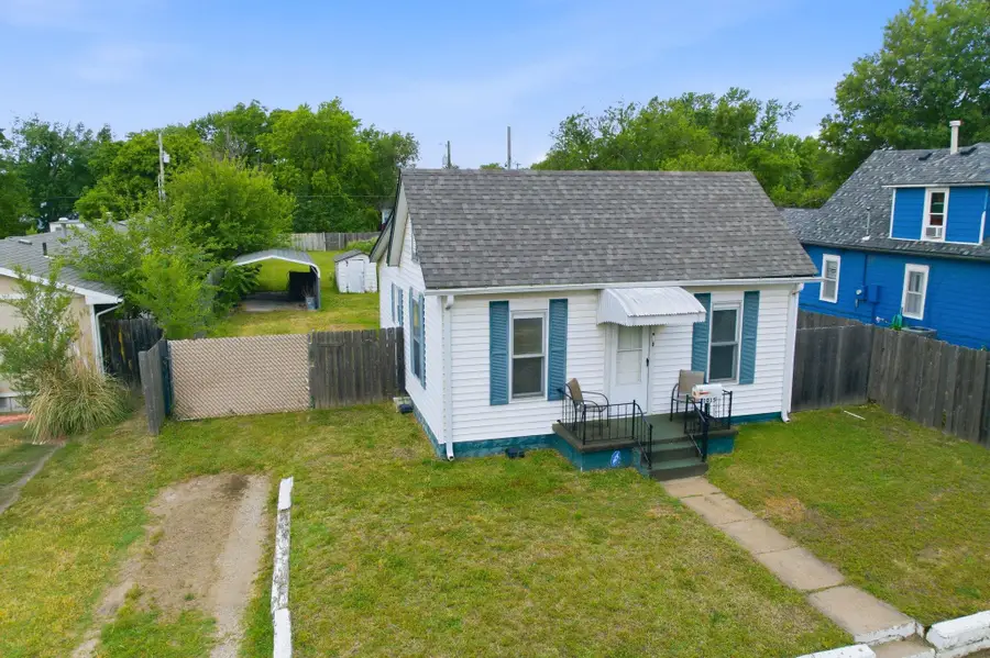 1015 S Glenn St, Wichita, KS 67213 - #2