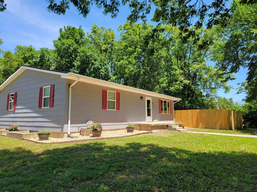 618 NW 8th St, Abilene, KS 67410 - #2