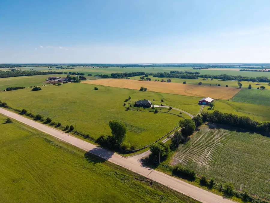 2100 N East Lake Rd, Newton, KS 67114 - #2