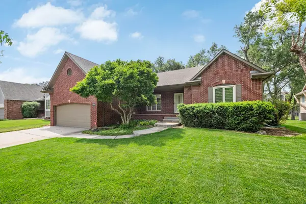 3131 N Forest Lakes Ct, Wichita, KS 67205-1905