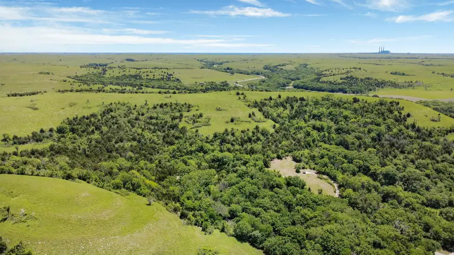 12047 Red Hen Rd, Onaga, KS 66521 - #3