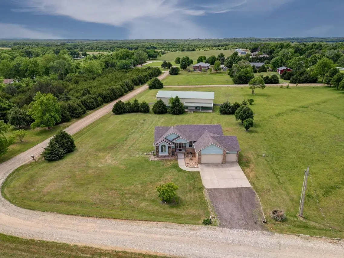 10307 Quail Ln, Arkansas City, KS 67005 - #1