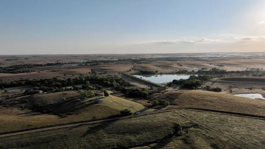 9236 SE Quivera Rd, Leon, KS 67074 - #3