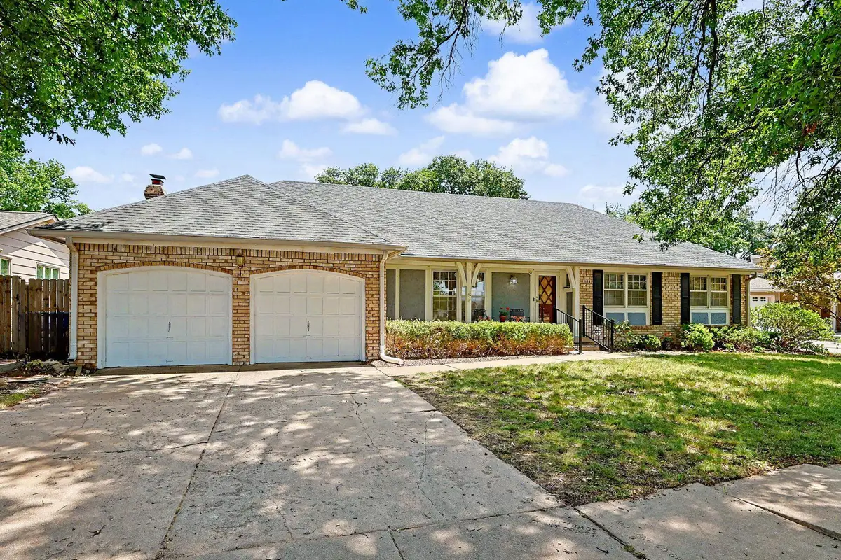 1124 S Barlow St, Wichita, KS 67207 - #1
