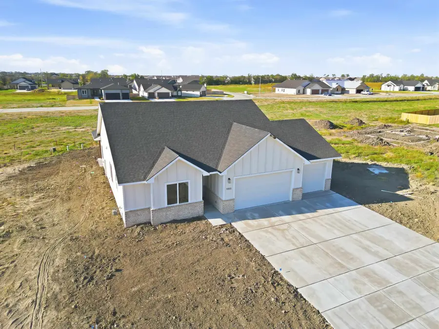 5503 N Toben Ct, Bel Aire, KS 67226 - #2