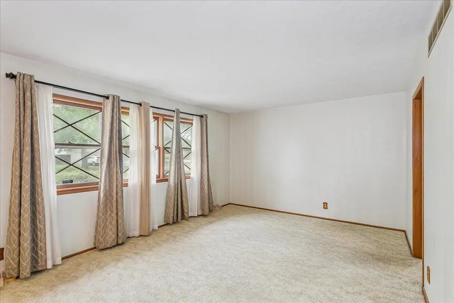 2733 N Dellrose Ave, Wichita, KS 67220 - #3