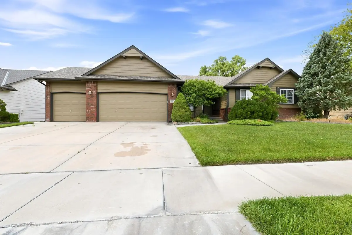 921 S Glenmoor, Wichita, KS 67207 - #1