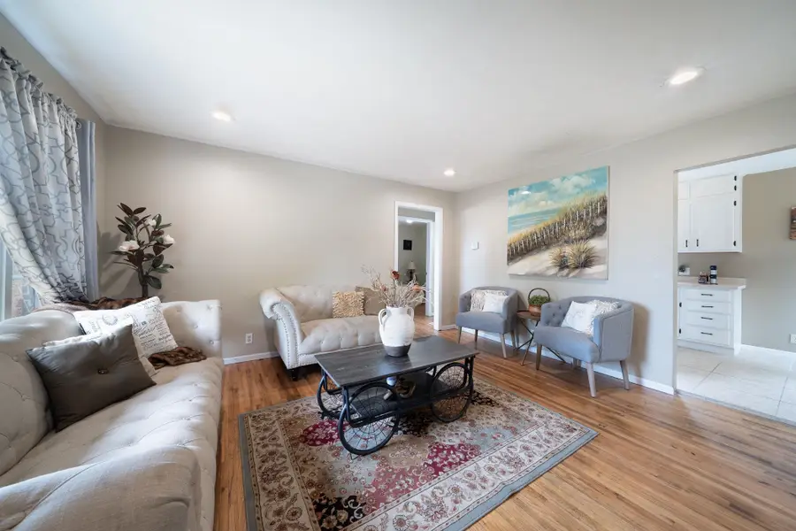 2337 S Glenn Ave, Wichita, KS 67213 - #2
