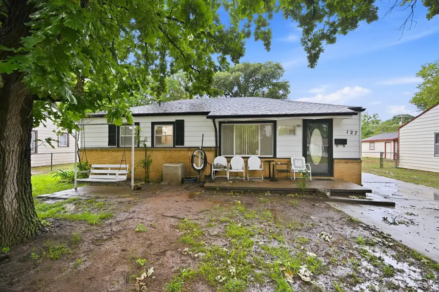 127 S Wire, Haysville, KS 67060 - #3