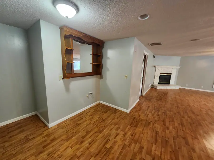 2211 S Glenhurst Ct, Andover, KS 67002 - #3