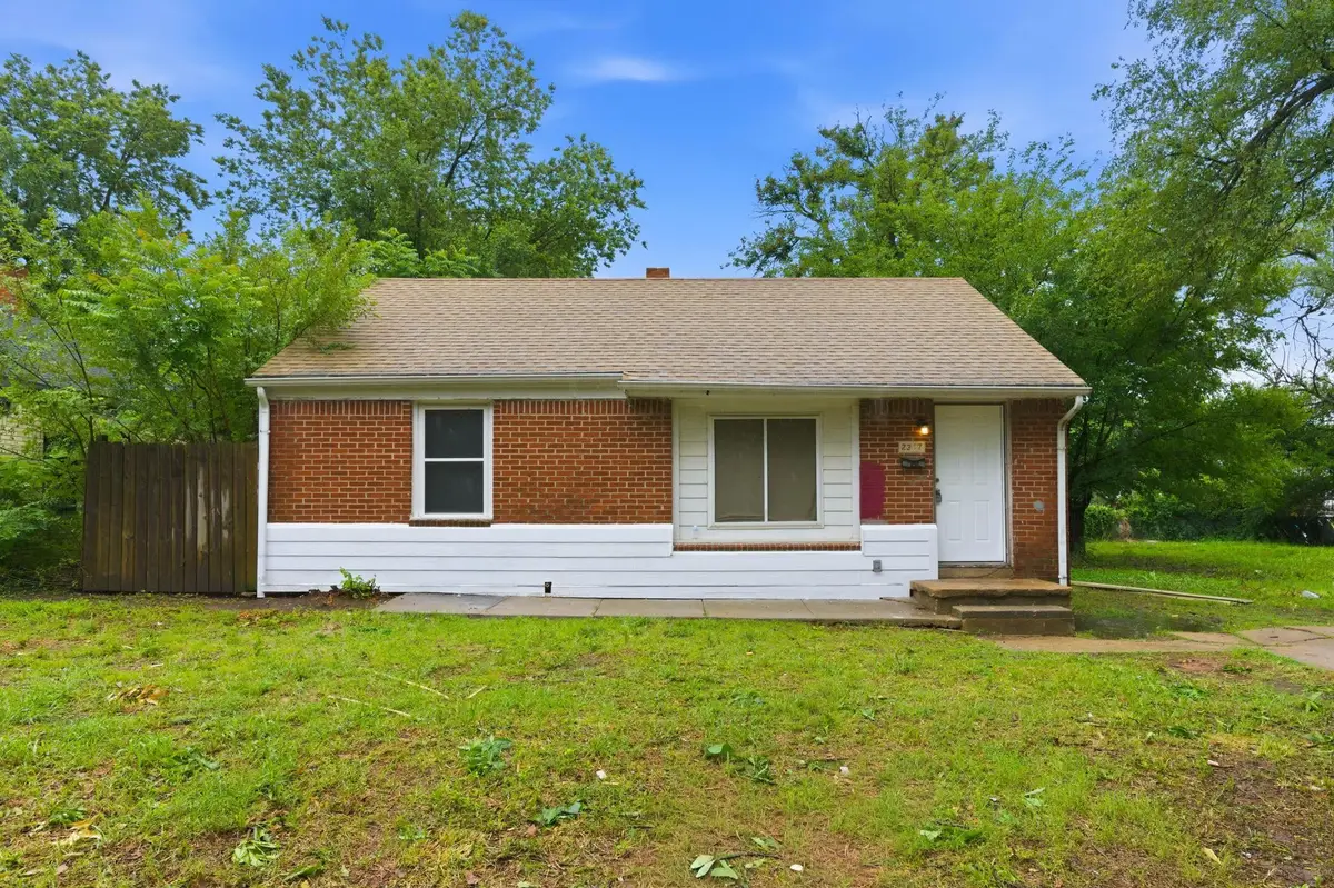 2307 E Shadybrook Ln, Wichita, KS 67214 - #1