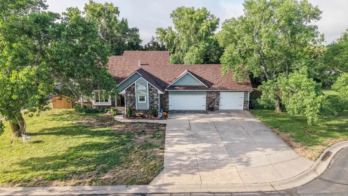11 N Hopper Ct, Goddard, KS 67052 - #1
