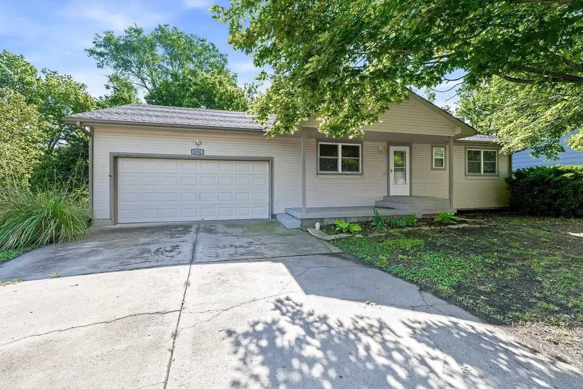 636 Dublin Dr, Andover, KS 67002 - #1