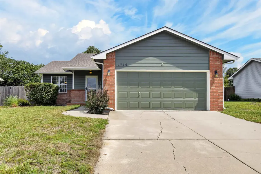 1744 N Country Walk Ln, Mulvane, KS 67110 - #3