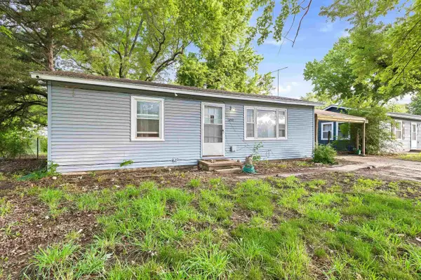 3108 W Dora St, Wichita, KS 67213-1521