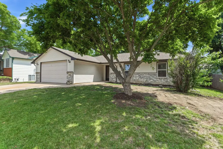 1525 E Mcclelland Dr, Derby, KS 67037 - #2