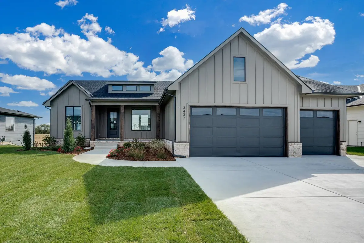 9021 E Bradford Cir, Wichita, KS 67210 - #1
