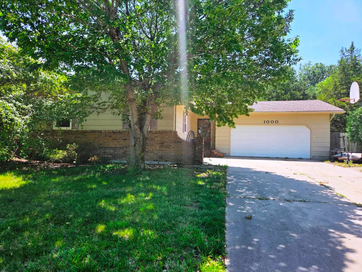 1000 Lorna Ln, Newton, KS 67114 - #1