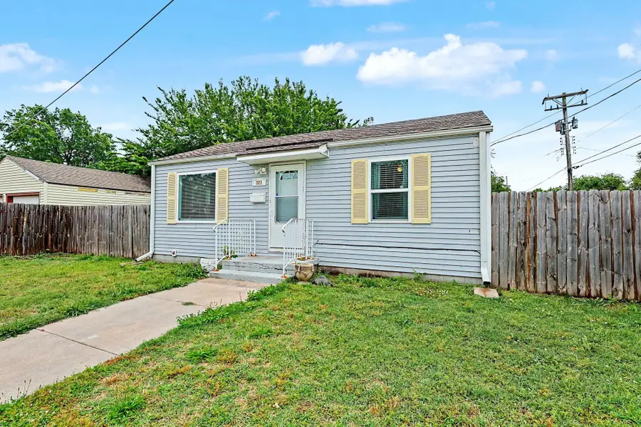 321 E Kinkaid Ave, Wichita, KS 67211 - #2