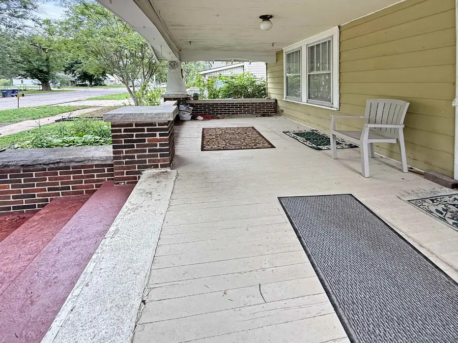 422 N Star St, El Dorado, KS 67042 - #2