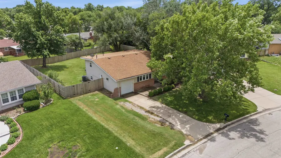 5919 Memphis St., Bel Aire, KS 67220 - #3