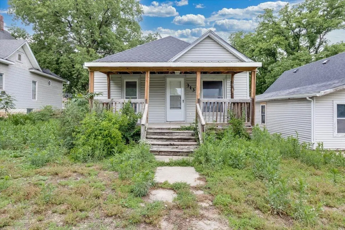 313 E Lincoln, Wellington, KS 67152 - #1