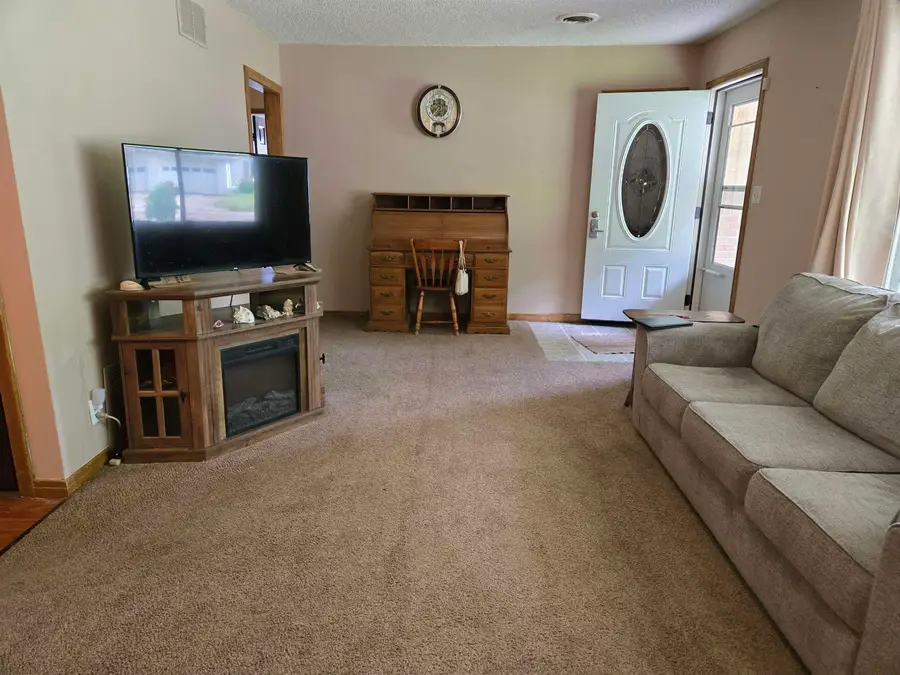 1816 E 8th Avenue, Winfield, KS 67156 - #2