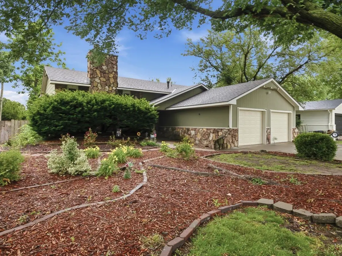 7321 W Suncrest St, Wichita, KS 67212 - #1
