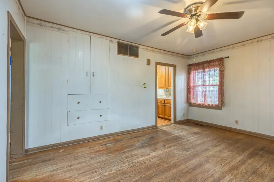 919 N 10th, Salina, KS 67401 - #3
