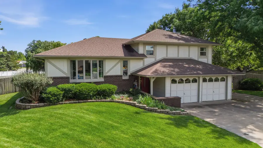 836 Trinity Ct., Newton, KS 67114 - #2