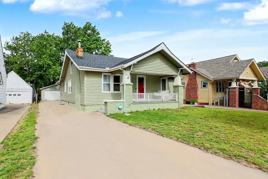915 N Perry Ave, Wichita, KS 67203 - #2